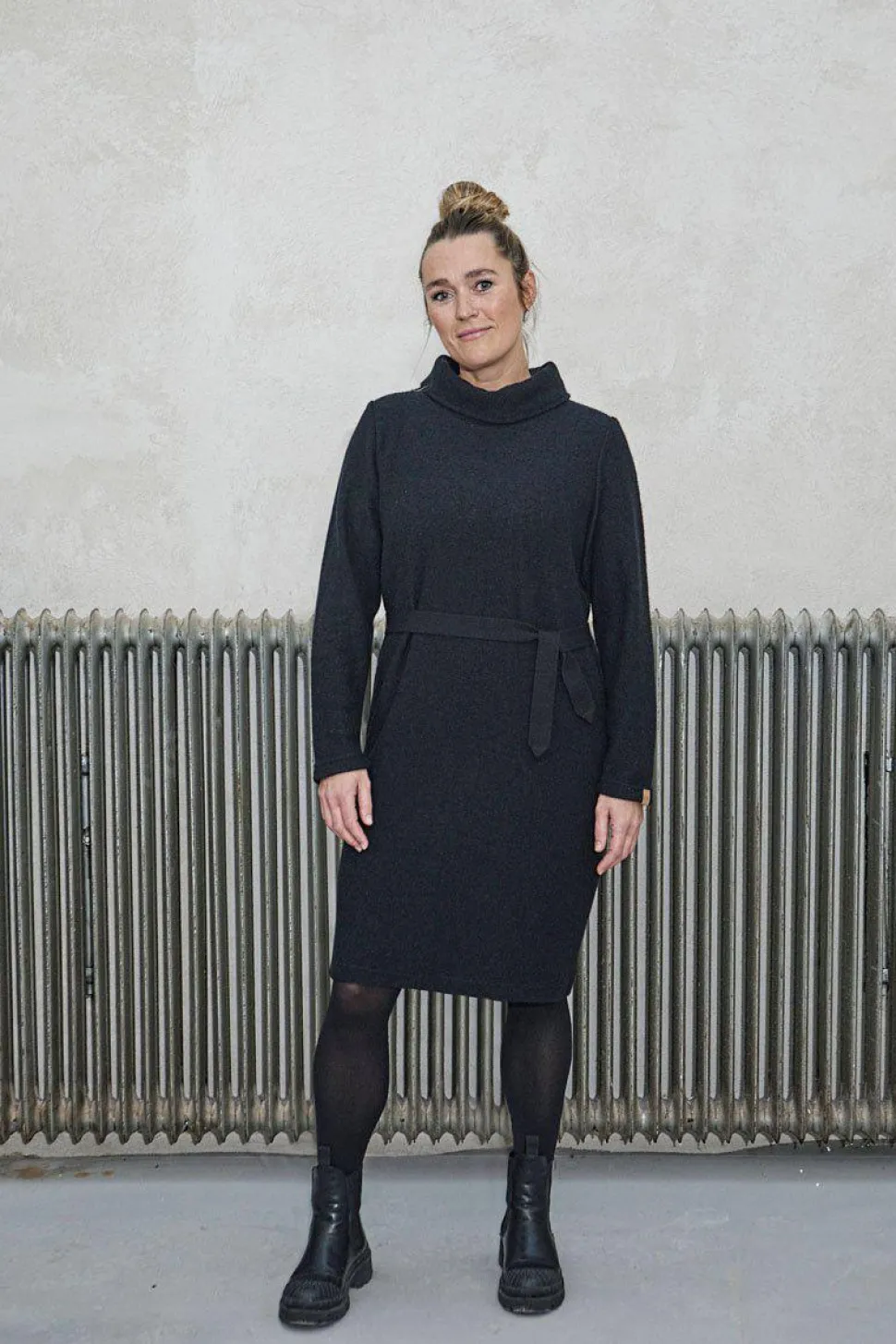 GY GISSLARP DRESS, 60% FILTAD ULL, 40% LYOCELL — BLACK