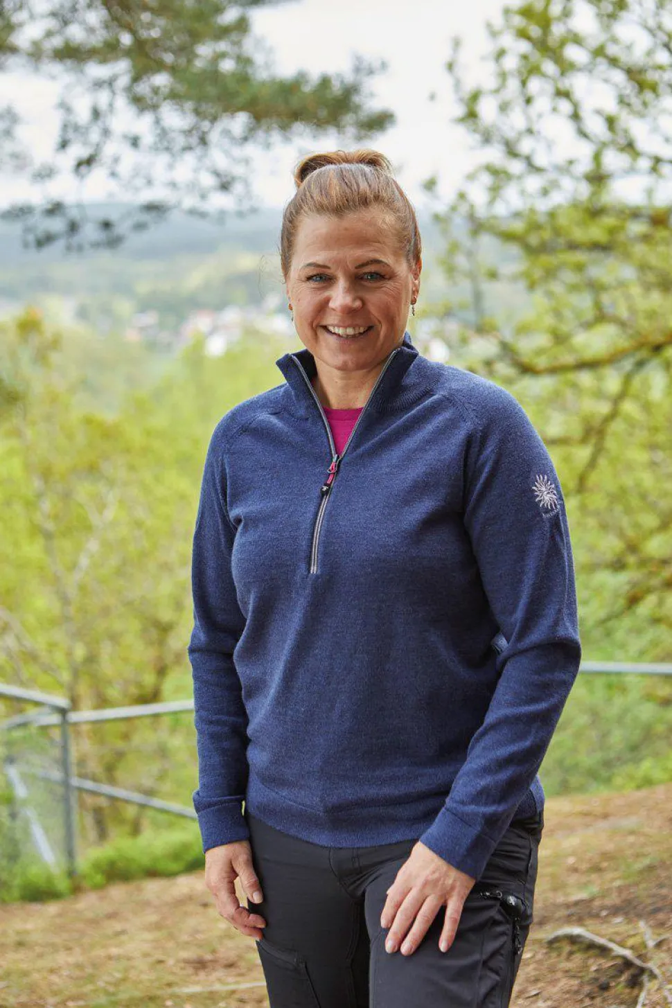 JANA HALF ZIP, 100% EXTRA FINE MERINOULL — BLACK