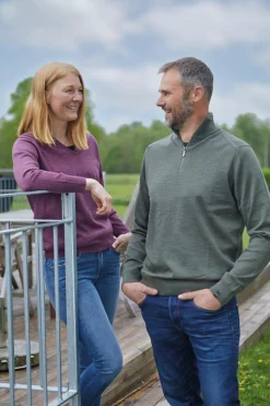 MERINO V-NECK FEMALE, 100% EXTRA FINE MERINOULL — PURPLE