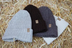 NLS RIB HAT, 100% OFÄRGAD ULL — NUTMEG