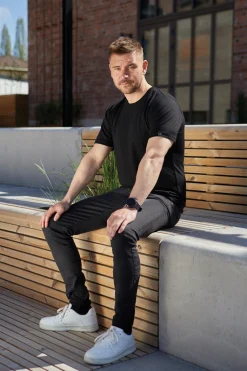 UNDERWOOL CEASAR T-SHIRT — BLACK